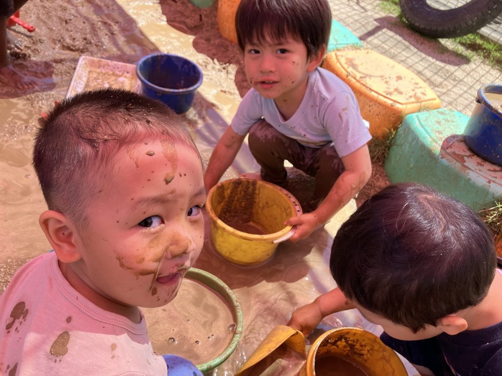 どろんこ・色水あそび