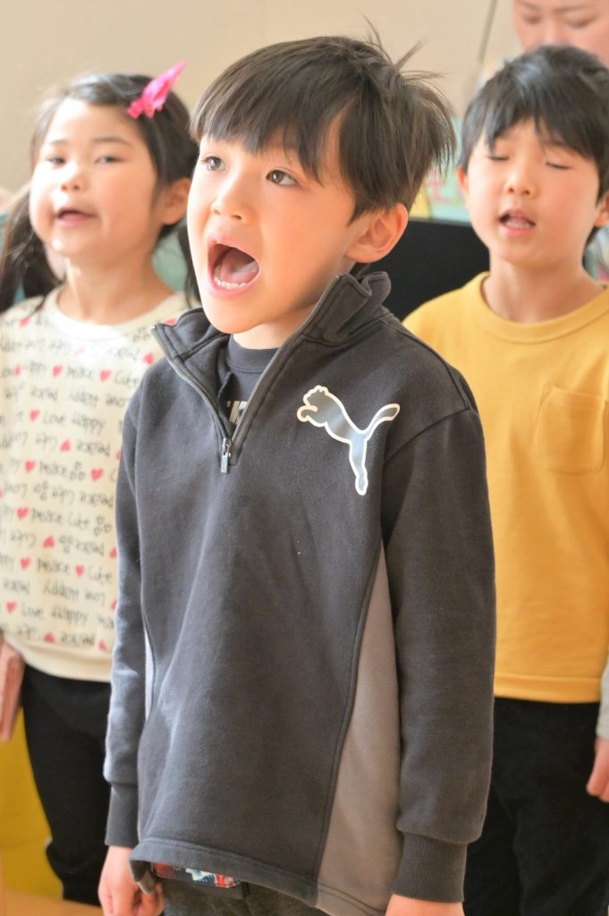 明日は卒園式
