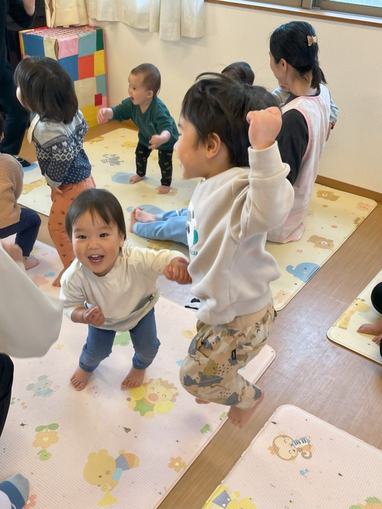 もう動き回れるんだ